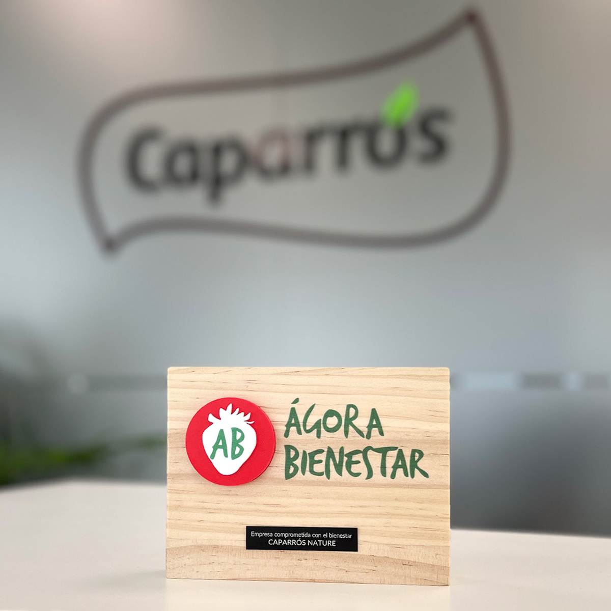 Caparrós recibe el Premio Ágora Bienestar 2022 a nivel nacional