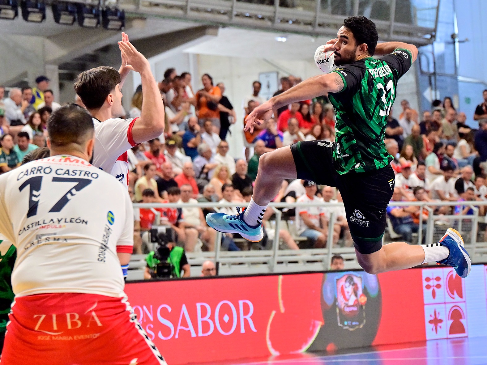 Caparrós convierte su sandía Premium en protagonista de la Copa del Rey de Balonmano